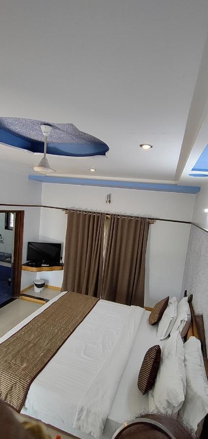อมิธารา รีสอร์ต Hotel ชาซันเกอร์ ภายนอก รูปภาพ